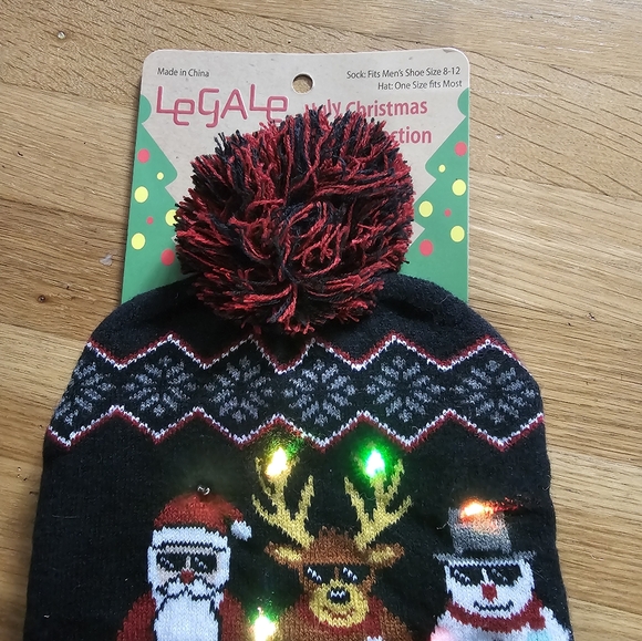 Ugly Christmas Party Collection Light Up Hat & Sock Set Men's Shoe Size 8-12 NWT - Picture 7 of 9